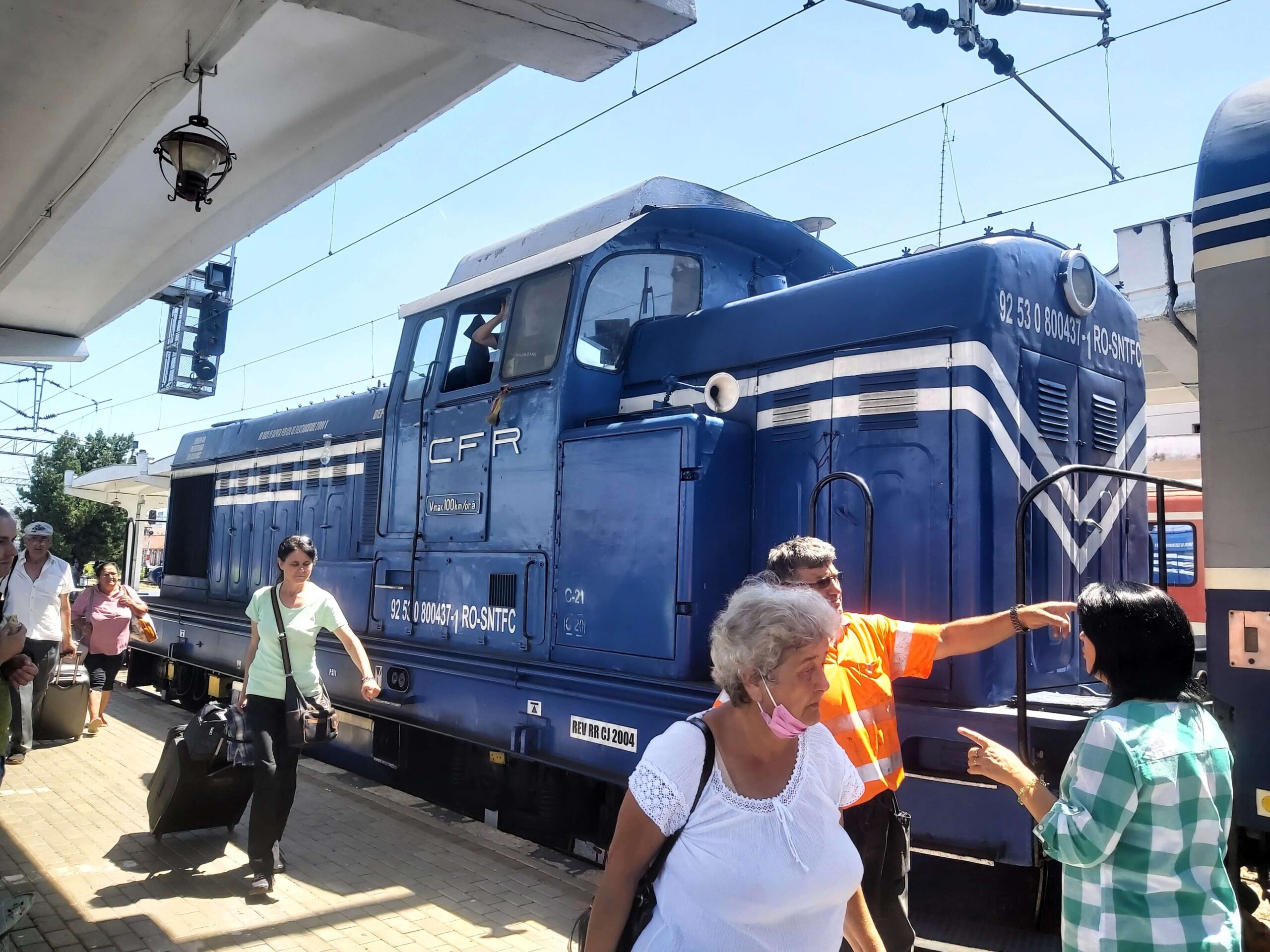Blue diesel train in Timisoara, Romania