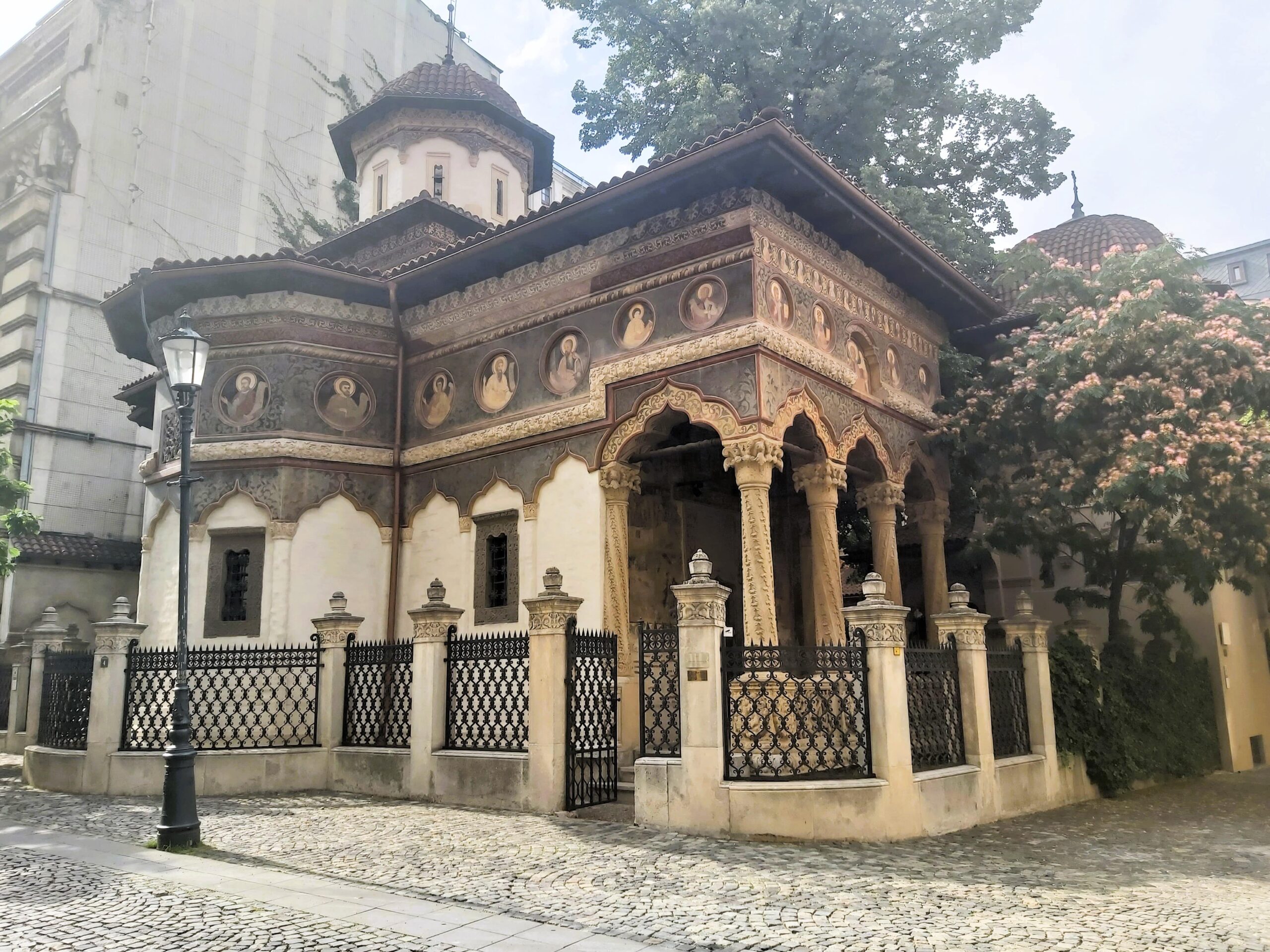The exquisitely patterned Mănăstirea Stavropoleos in București, Romania